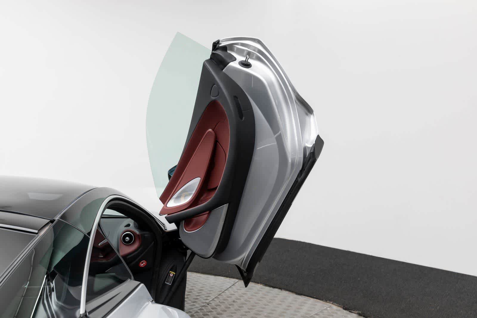 Used 2025 McLaren GTS RWD image 38