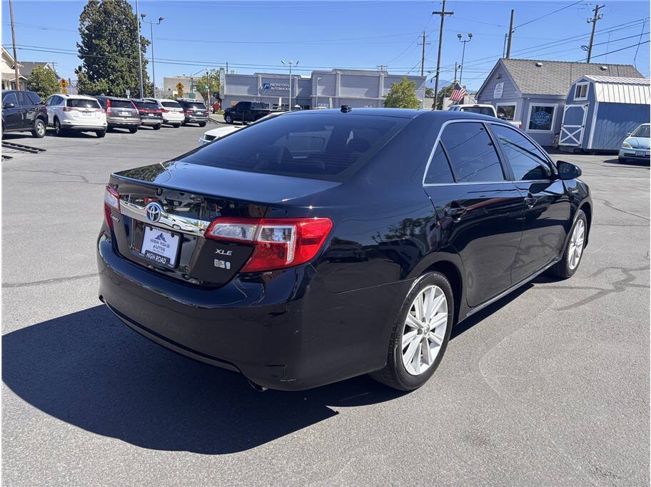 Used 2014 Toyota Camry XLE w/ Leather Package FWD image 5