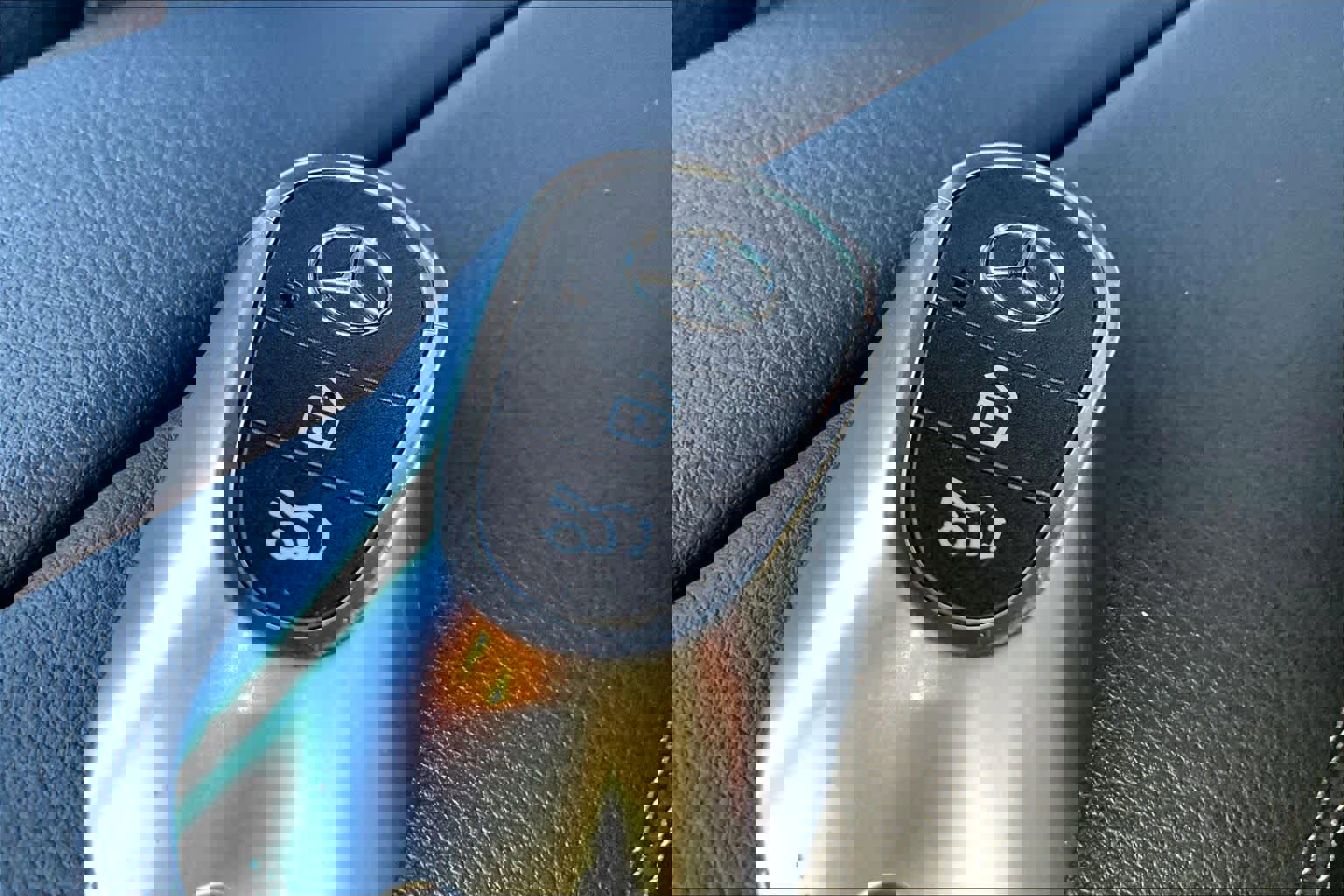 Used 2025 Mercedes-Benz GLC 300 4MATIC image 14