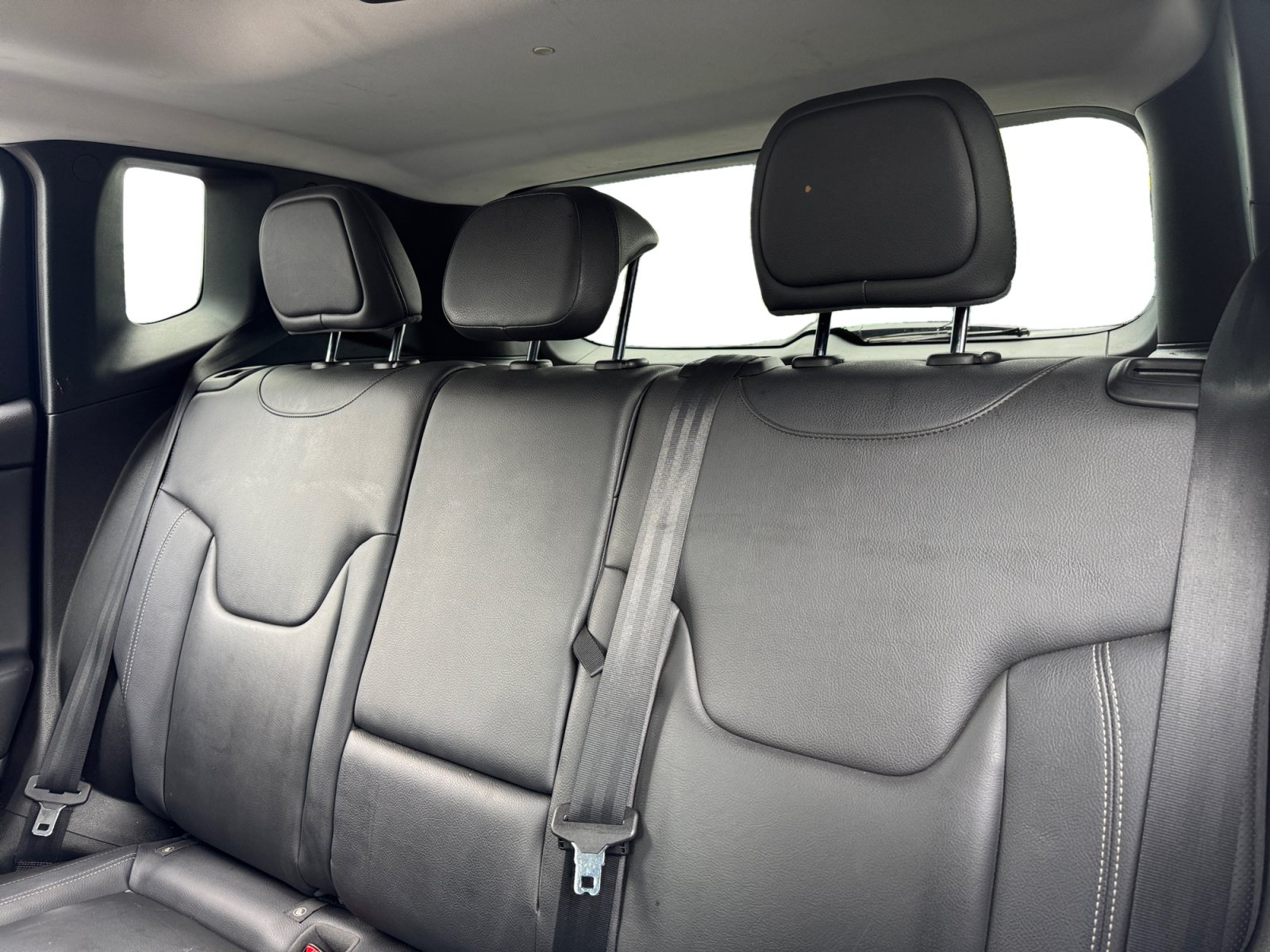 Used 2018 Jeep Renegade Limited AWD/4WD image 13
