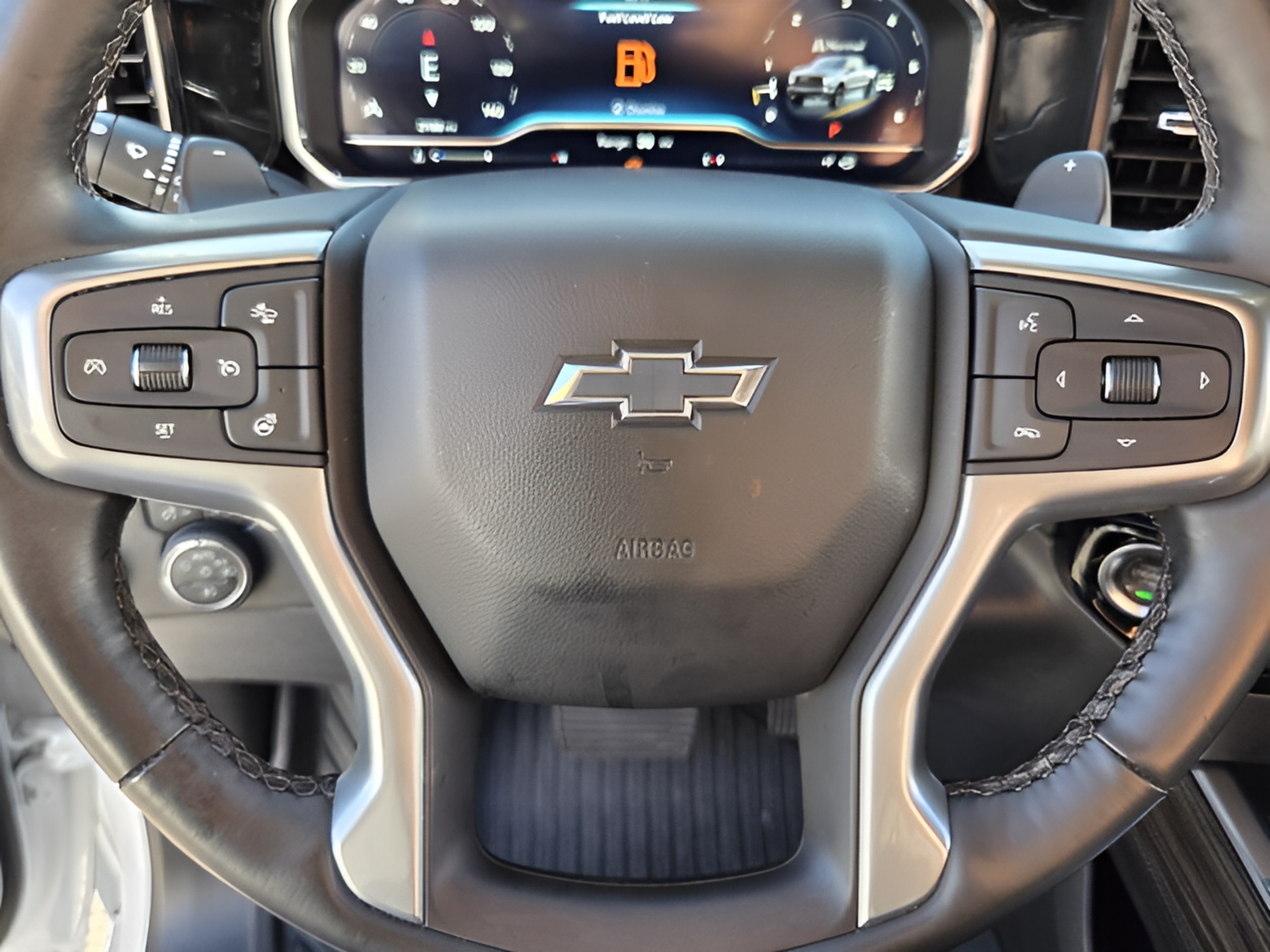 Used 2025 Chevrolet Silverado 1500 LT Trail Boss w/ Convenience Package II AWD/4WD image 23