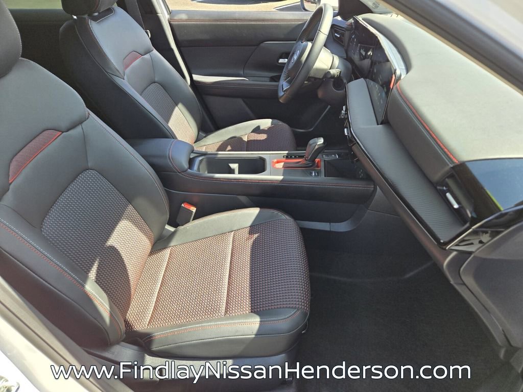 Used 2025 Nissan Kicks SR AWD/4WD image 15