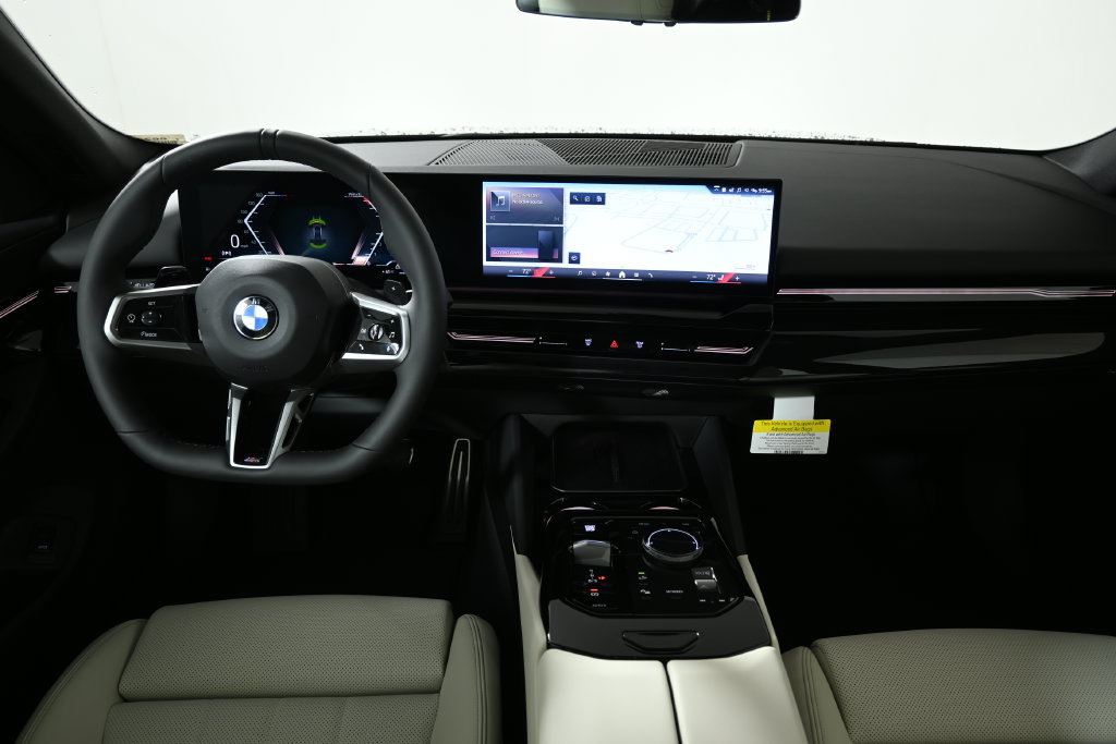 Used 2026 BMW 530i xDrive w/ M Sport Package AWD/4WD image 17