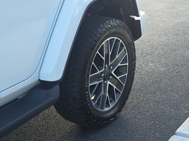 Used 2024 Jeep Wrangler High Altitude AWD/4WD image 10