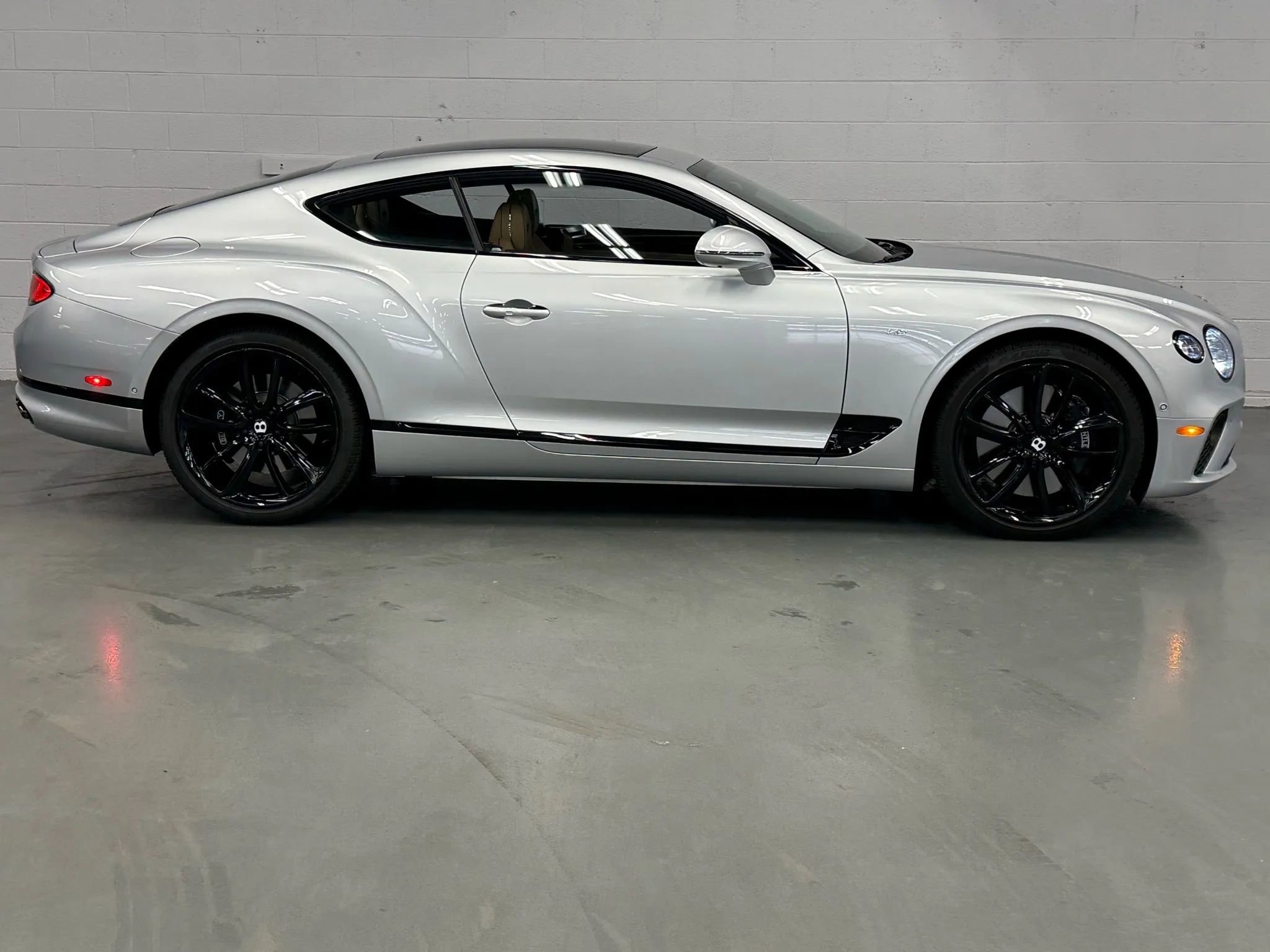 Used 2022 Bentley Continental GT image 21