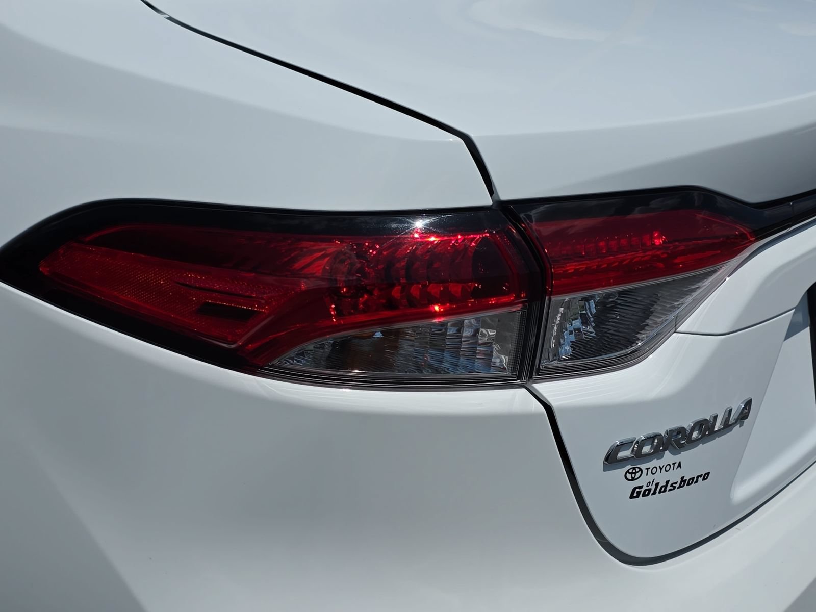 Used 2022 Toyota Corolla LE FWD image 32