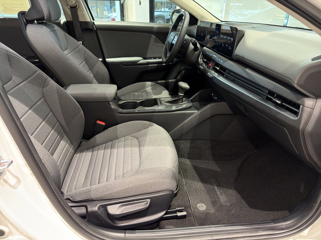 Used 2025 Kia K4 EX image 22