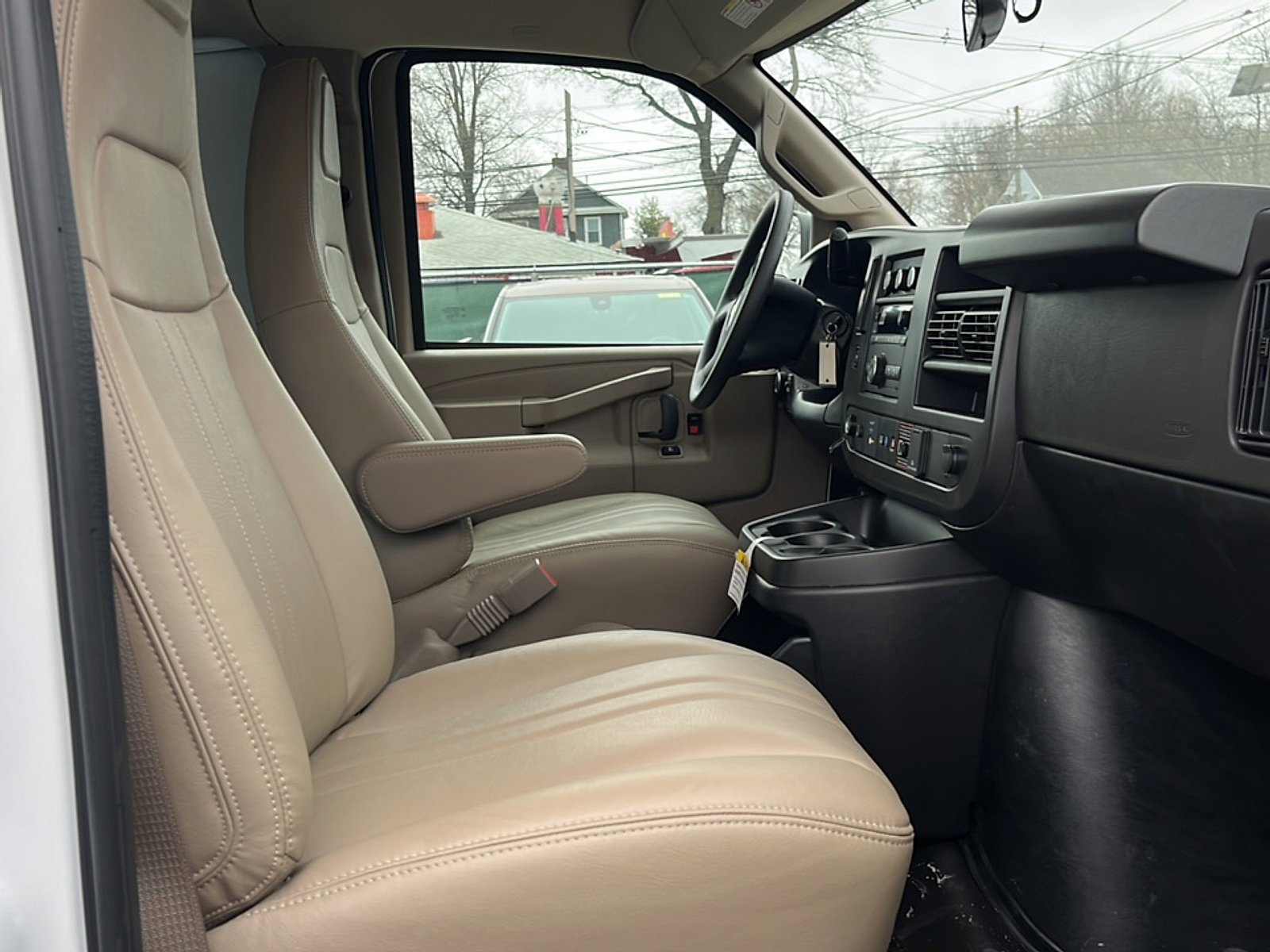 New 2025 Chevrolet Express 2500 RWD image 10