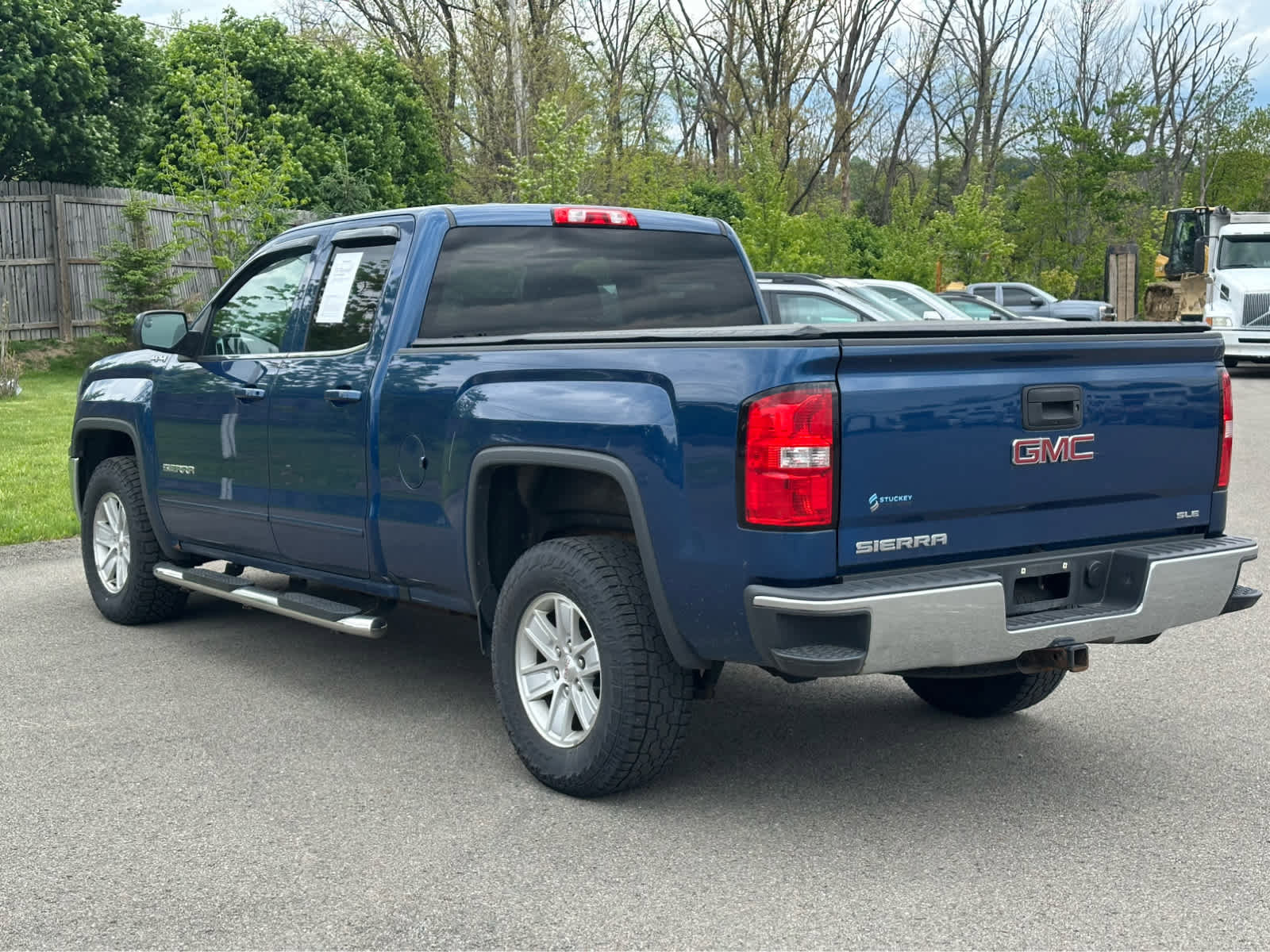 Used 2017 GMC Sierra 1500 SLE w/ SLE Value Package AWD/4WD image 5