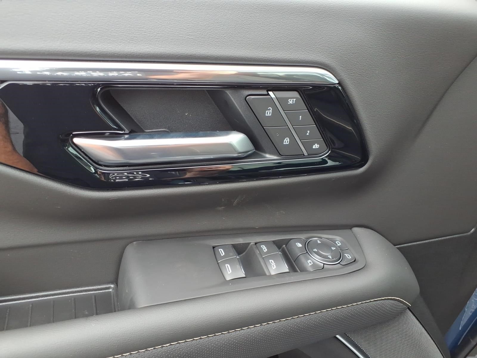 New 2026 Chevrolet Tahoe Premier w/ Sun And Tow Package AWD/4WD image 13