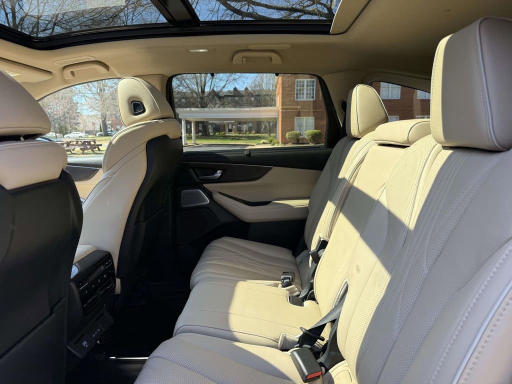 Used 2025 Acura MDX SH-AWD w/ Advance Package image 17