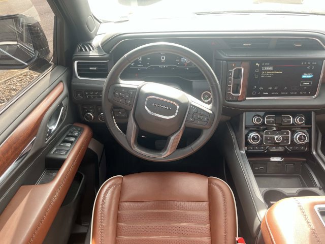 Used 2023 GMC Yukon Denali Ultimate AWD/4WD image 14