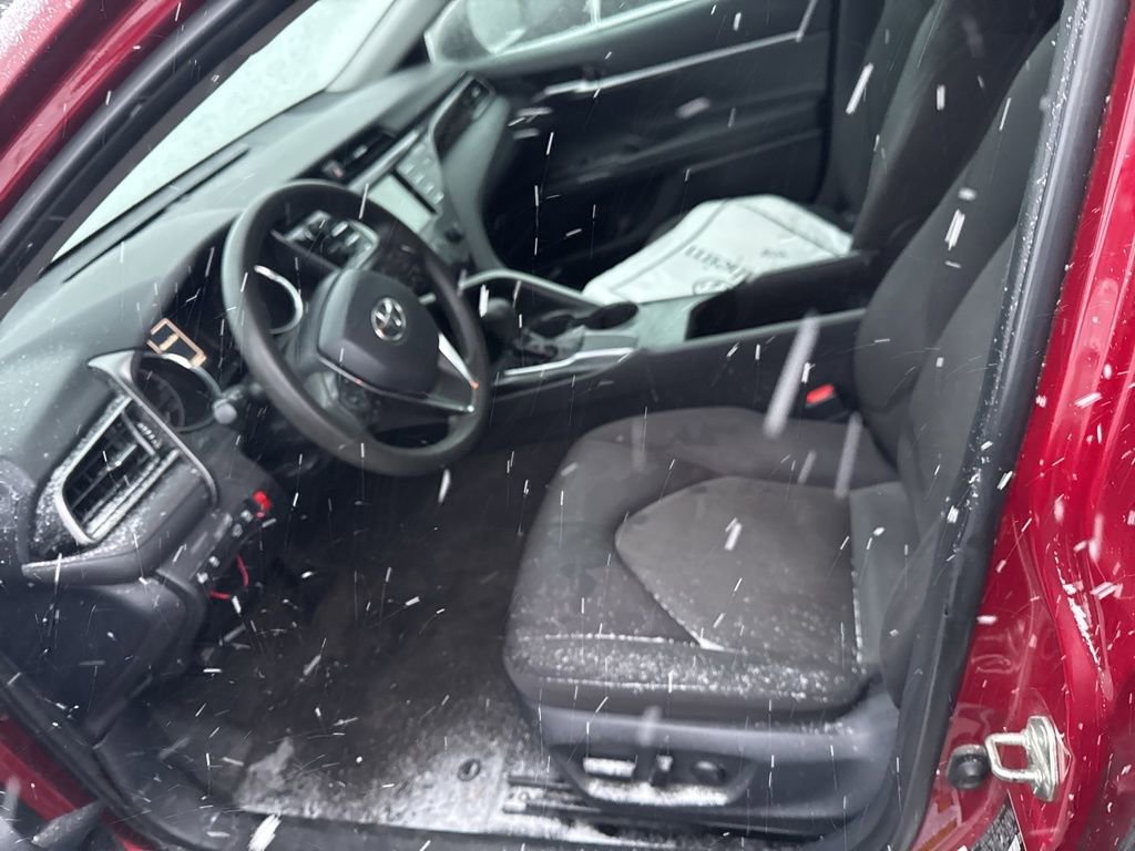 Used 2019 Toyota Camry LE image 5