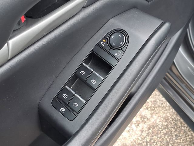Used 2023 MAZDA MAZDA3 s image 22