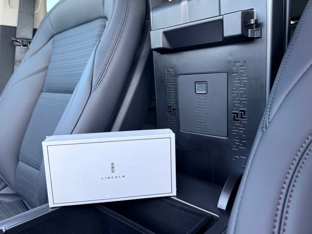 New 2026 Lincoln Nautilus Reserve w/ Jet Appearance Package AWD/4WD image 21