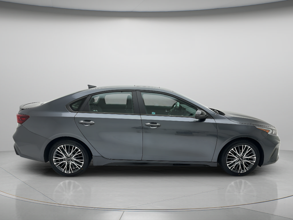 Used 2022 Kia Forte GT-Line w/ GT-Line Premium Package FWD image 6