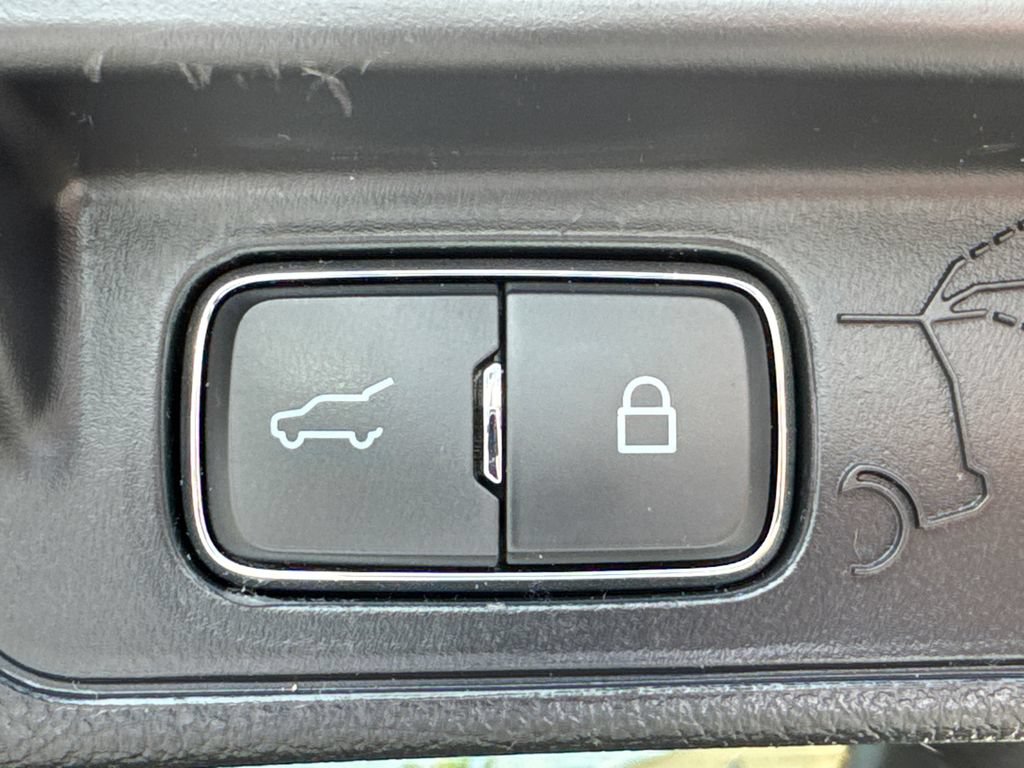 Used 2025 Ford Explorer ST AWD/4WD image 19