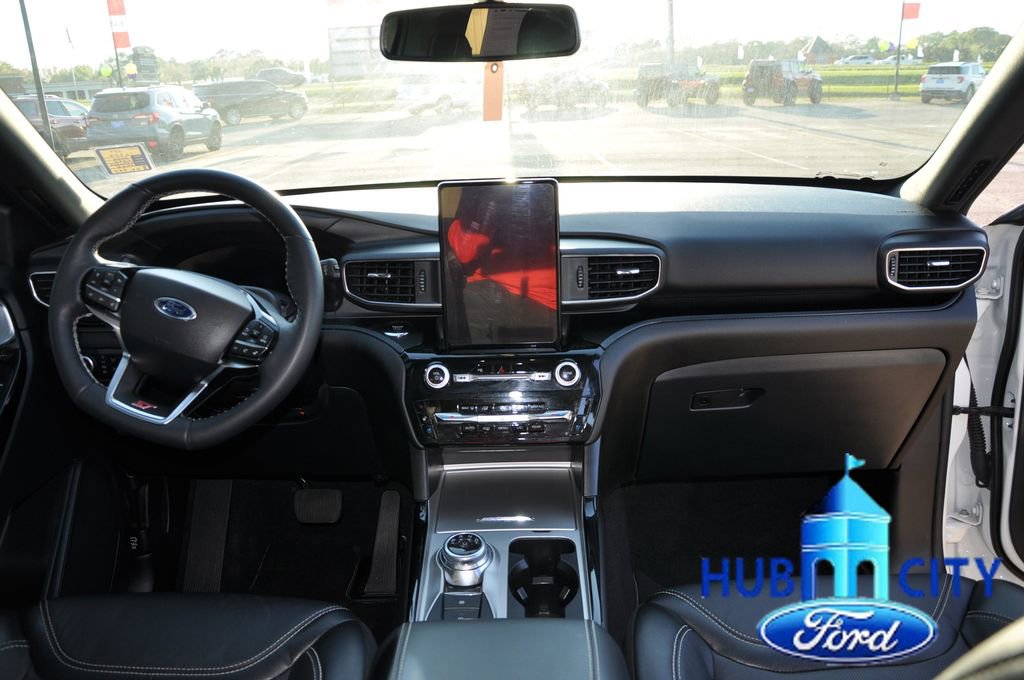Used 2024 Ford Explorer ST w/ Equipment Group 401A image 18