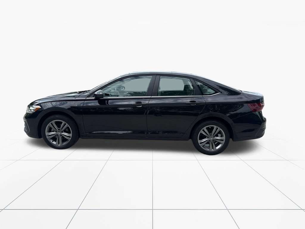 Used 2023 Volkswagen Jetta SE FWD image 4