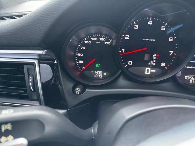 Used 2018 Porsche Macan Sport Edition image 25