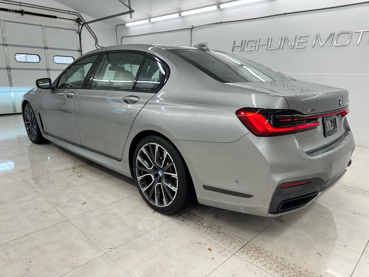 Used 2021 BMW 750i xDrive w/ Executive Package AWD/4WD image 9
