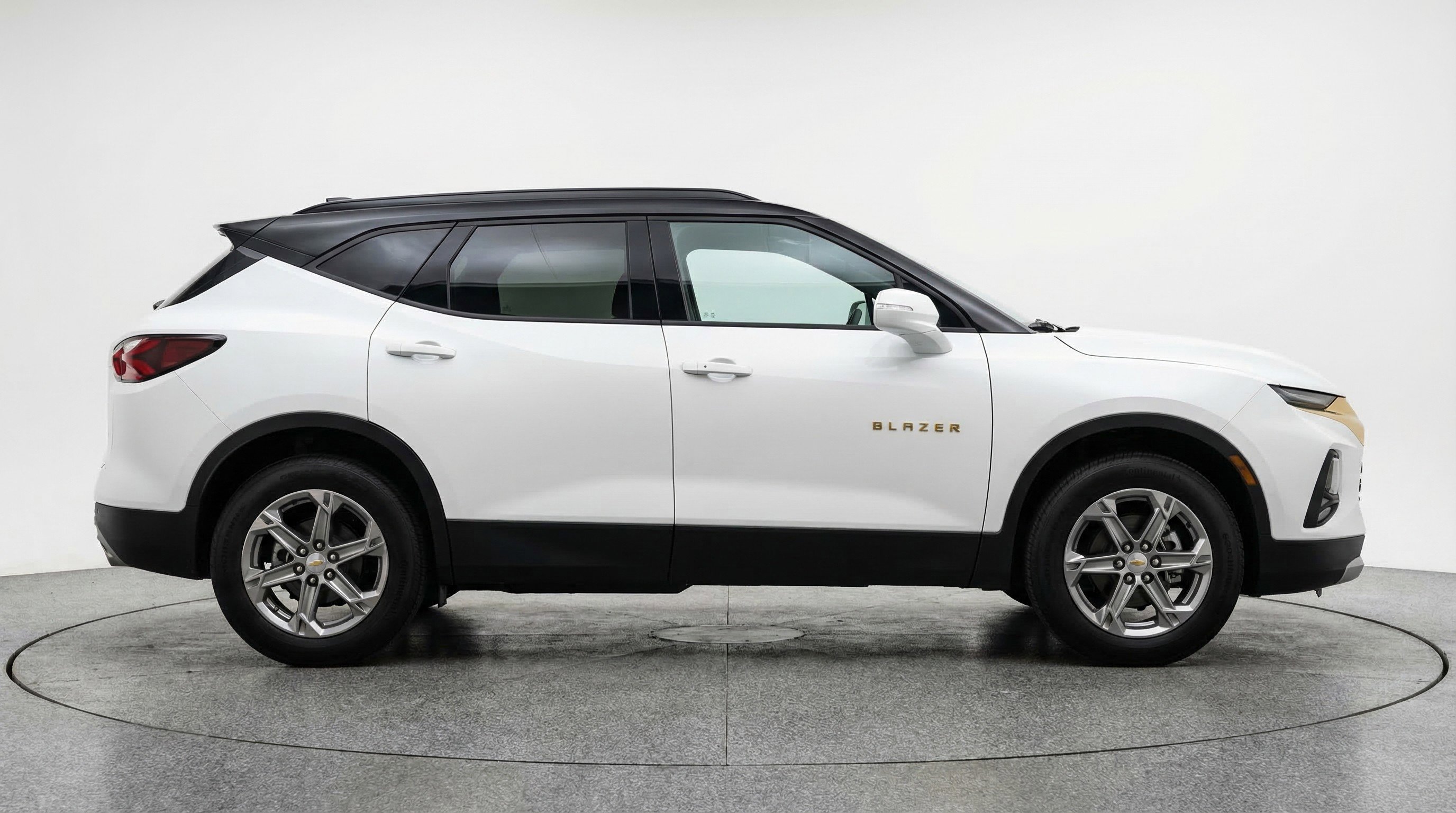 Used 2025 Chevrolet Blazer LT image 11