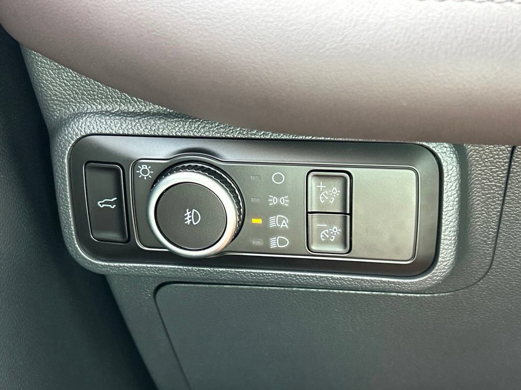 Used 2026 Ford Explorer Platinum RWD image 29