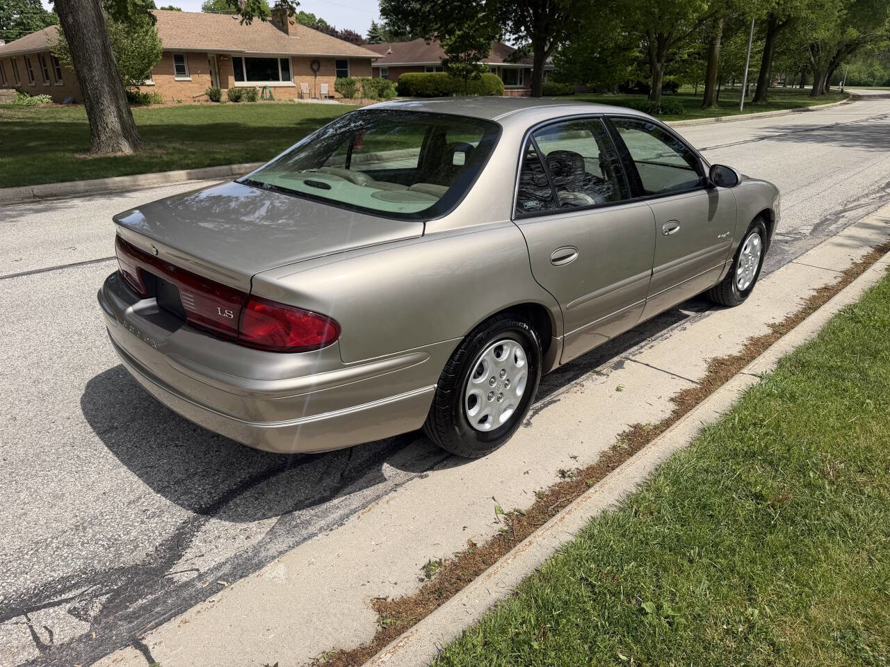 Used 2000 Buick Regal LS w/ Luxury Pkg FWD image 5
