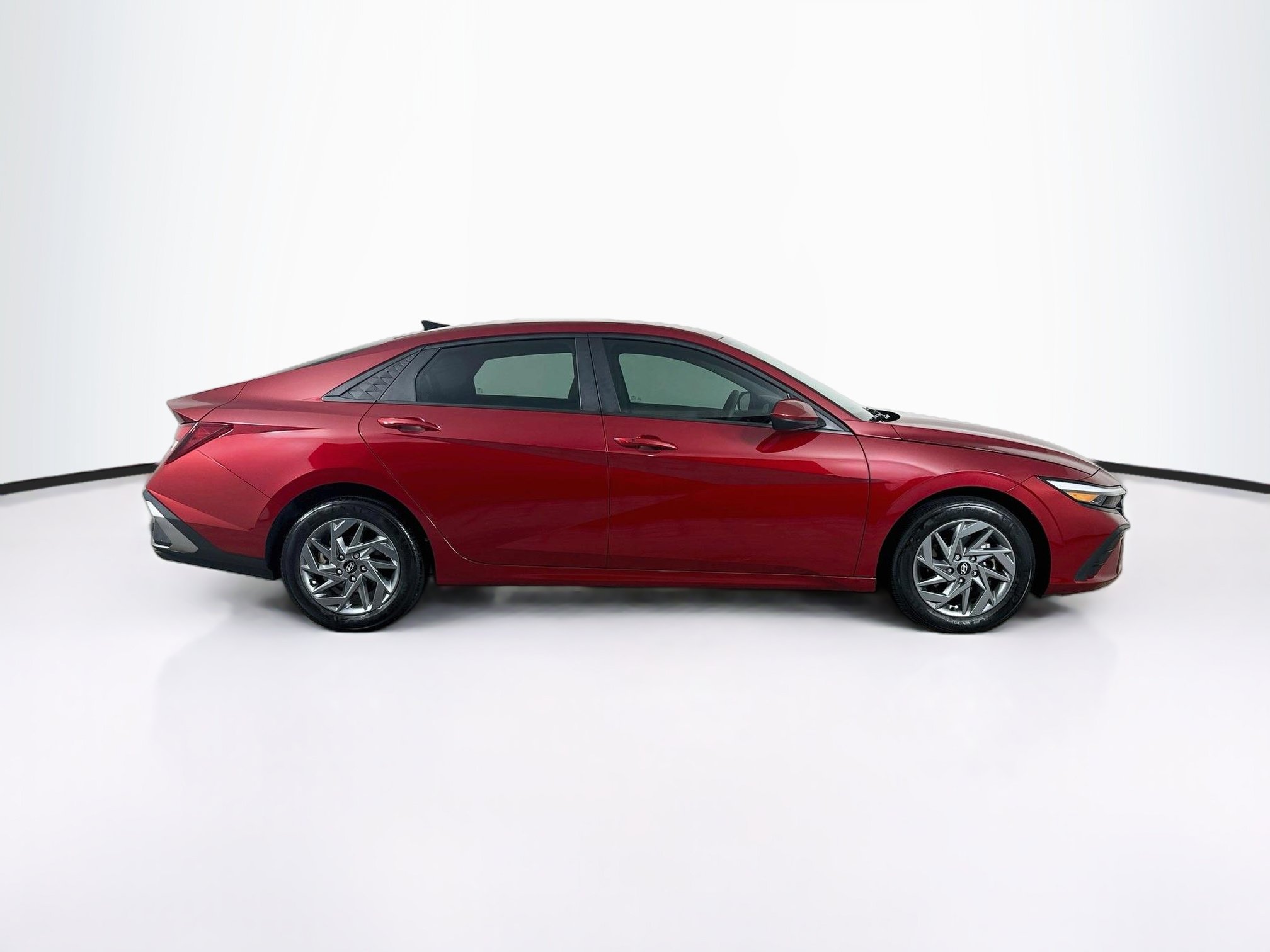 Used 2024 Hyundai Elantra SEL FWD image 10