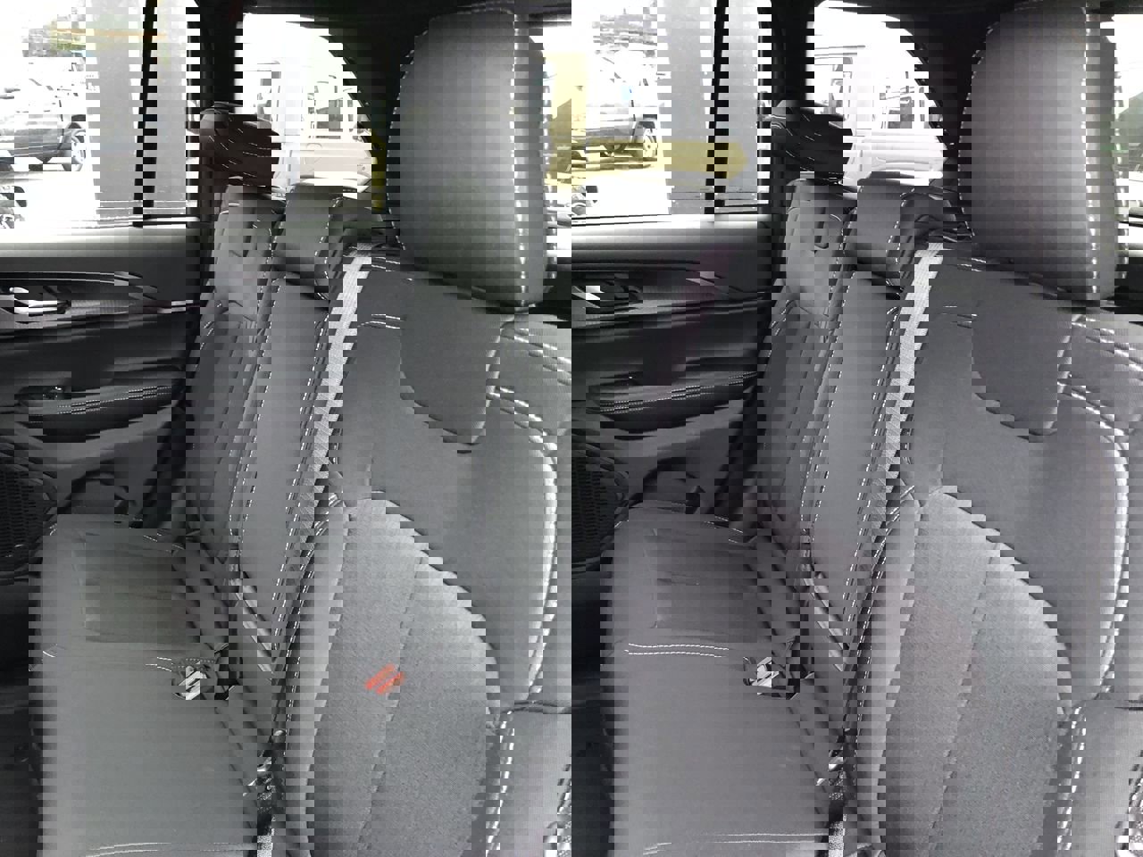 New 2026 Jeep Grand Cherokee Laredo image 12