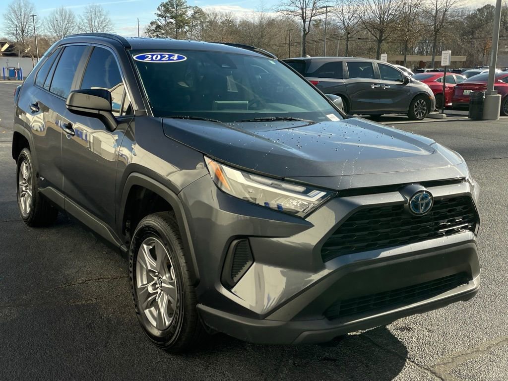 Used 2024 Toyota RAV4 LE image 8