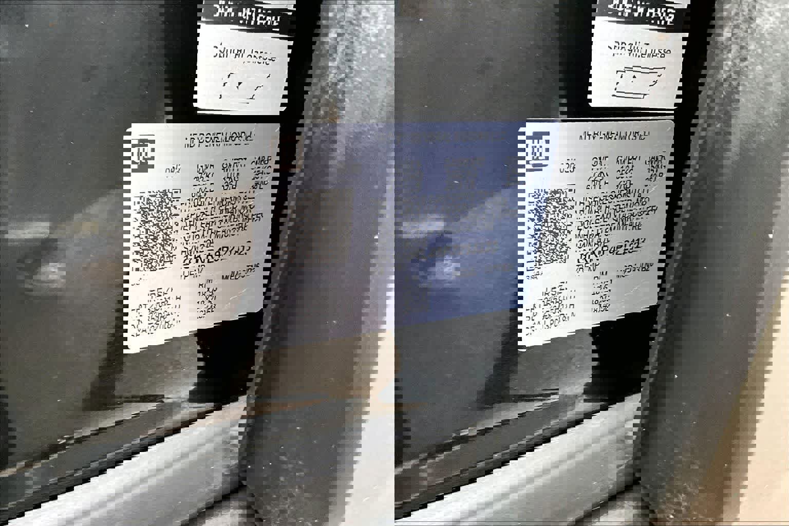 Used 2023 GMC Acadia SLE w/ Driver Convenience Package image 21