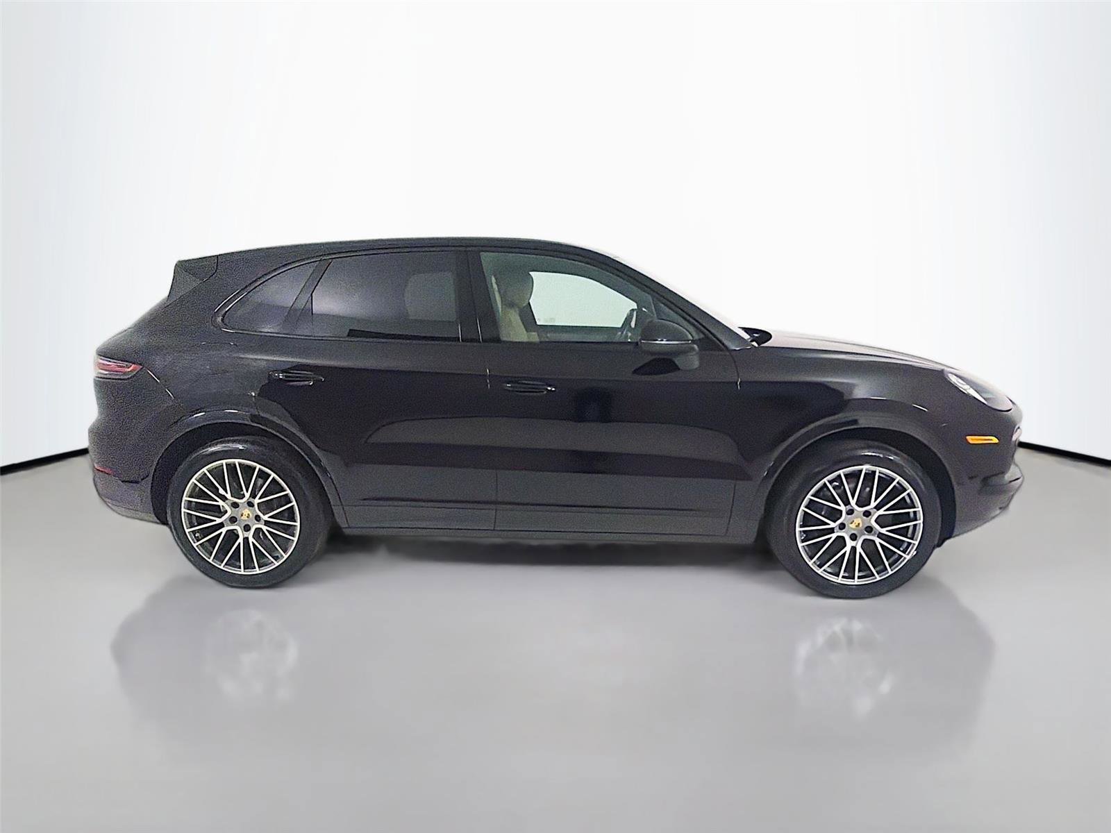 Certified 2023 Porsche Cayenne Platinum Edition AWD/4WD image 27