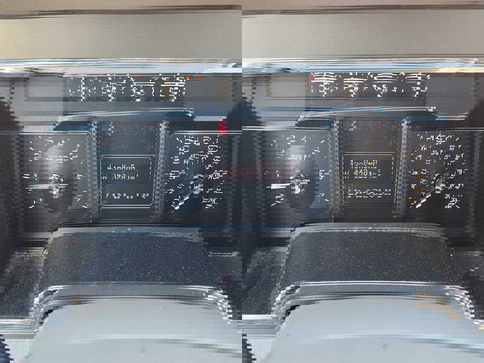 Used 2012 Lincoln Navigator 4WD image 20