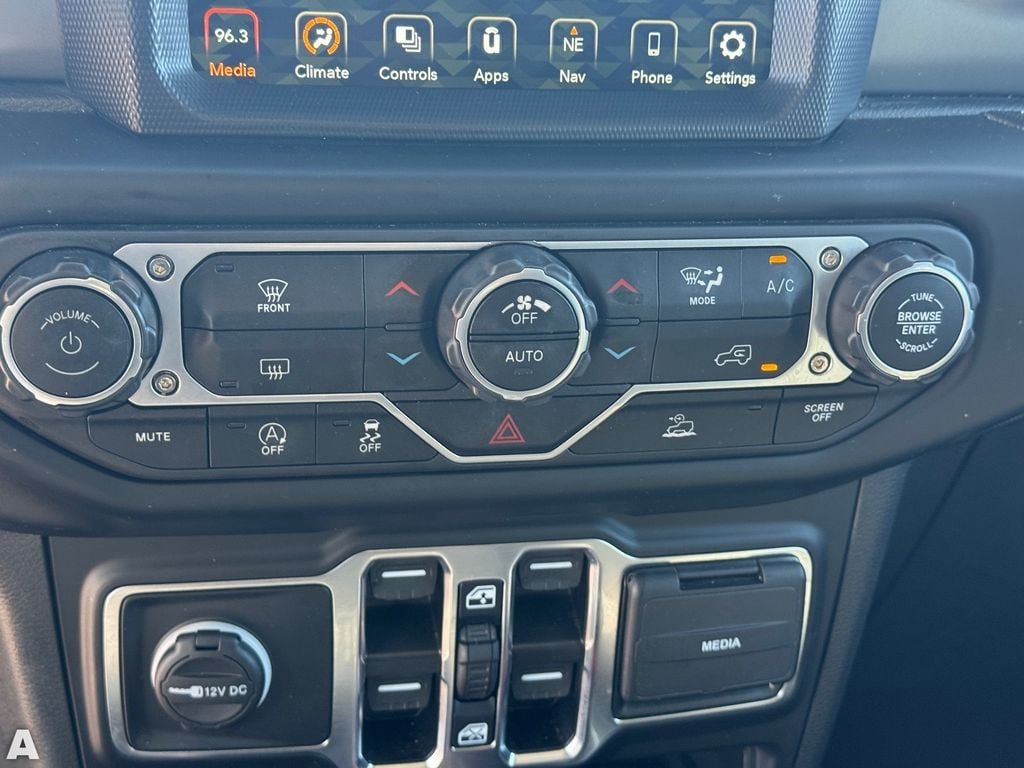 Used 2023 Jeep Wrangler Unlimited Sport AWD/4WD image 25