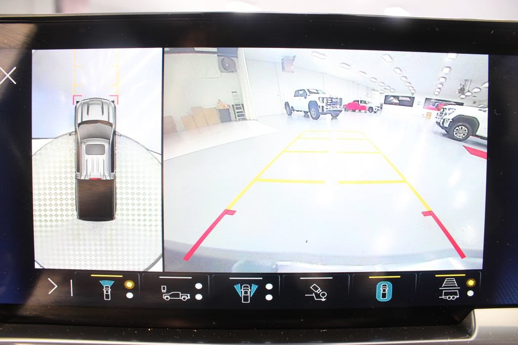 Used 2023 Chevrolet Silverado 1500 LTZ AWD/4WD image 3