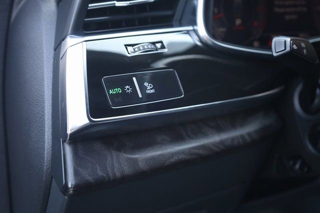 Used 2020 Audi Q8 Prestige w/ Prestige Package image 12