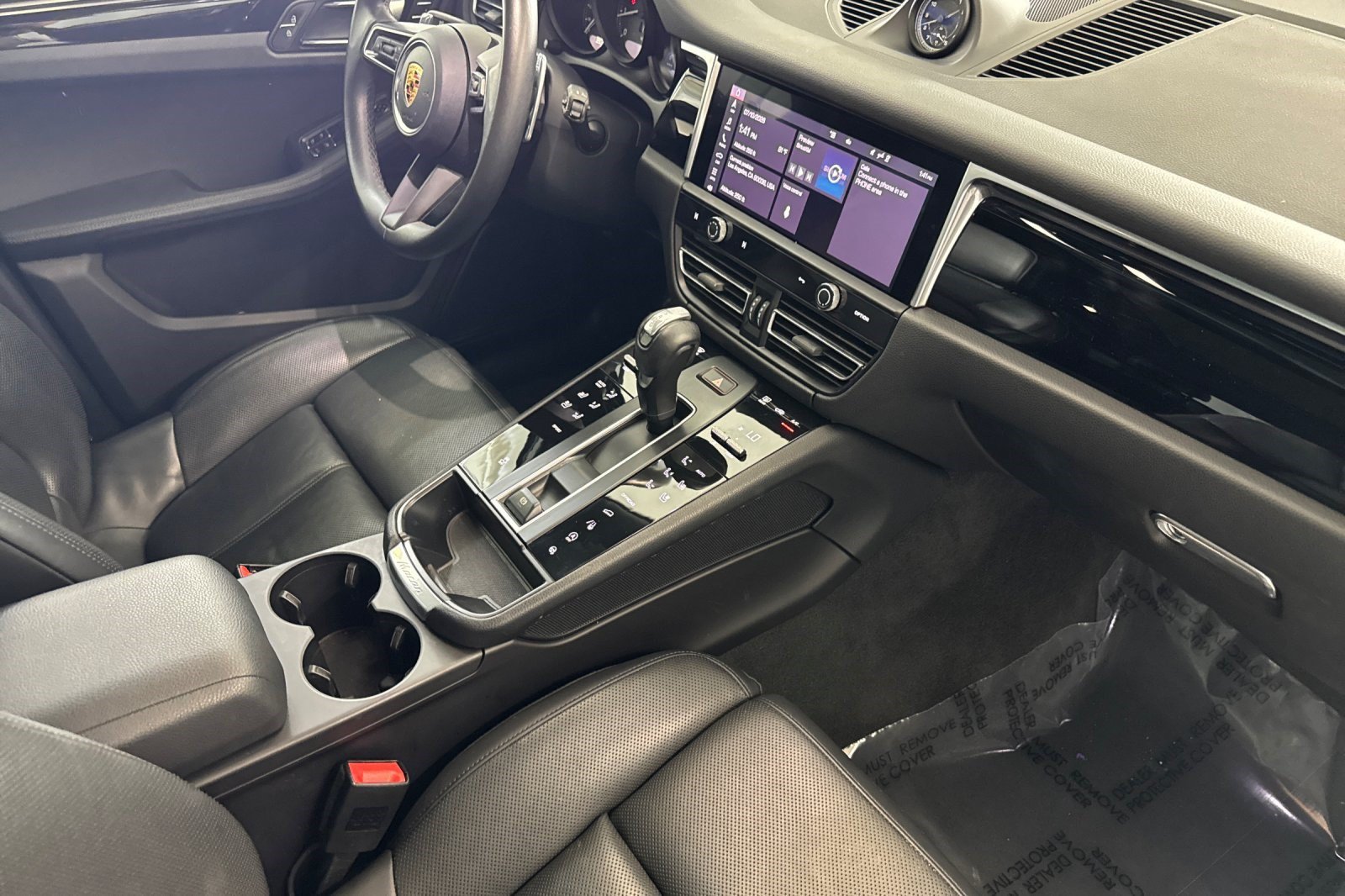 Used 2023 Porsche Macan AWD/4WD image 34