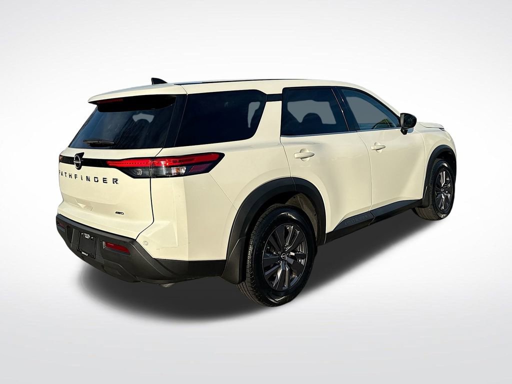 Used 2023 Nissan Pathfinder S image 7
