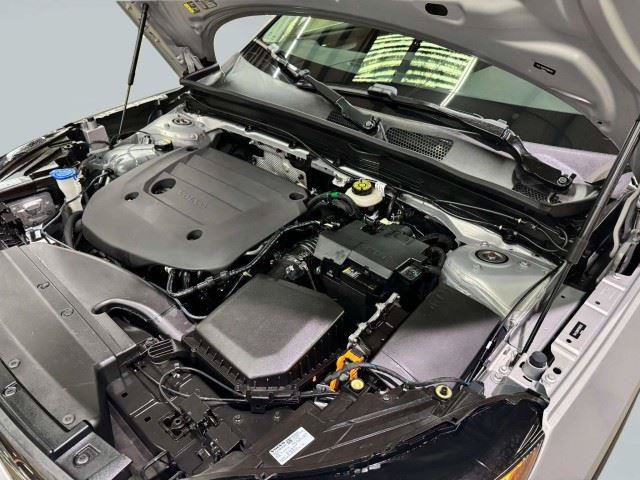 Used 2023 Volvo XC40 B5 Plus w/ Driver Assist Package AWD/4WD image 58