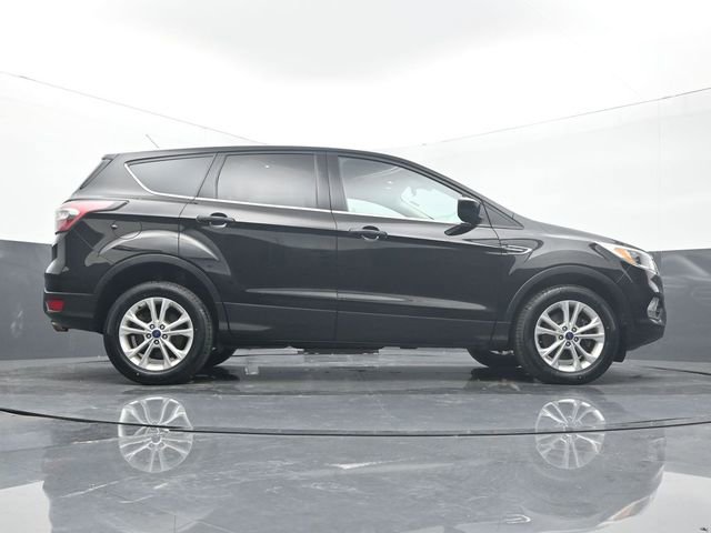 Used 2017 Ford Escape SE image 12