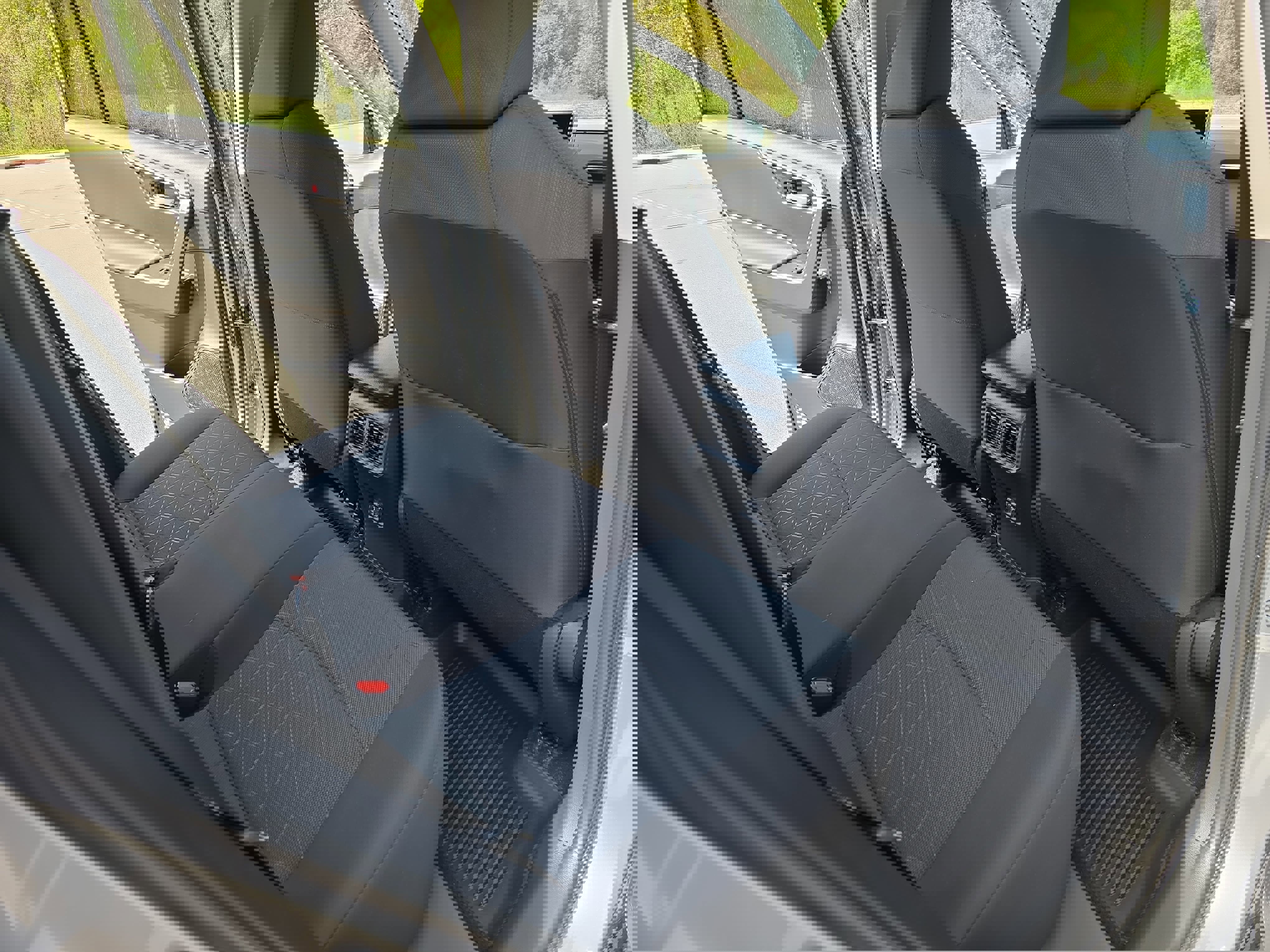 Used 2025 Toyota RAV4 XLE w/ Convenience Package image 11