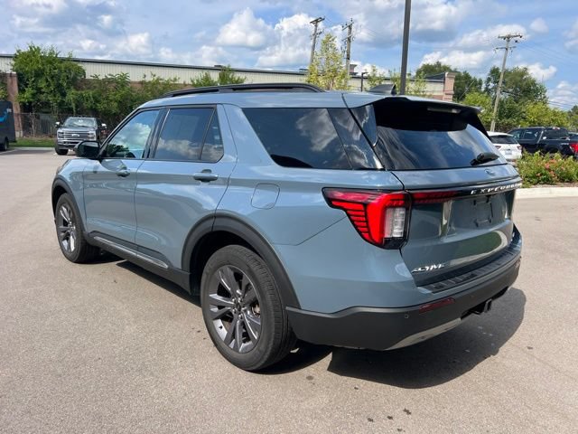 Used 2025 Ford Explorer Active w/ Active Comfort Package AWD/4WD image 7