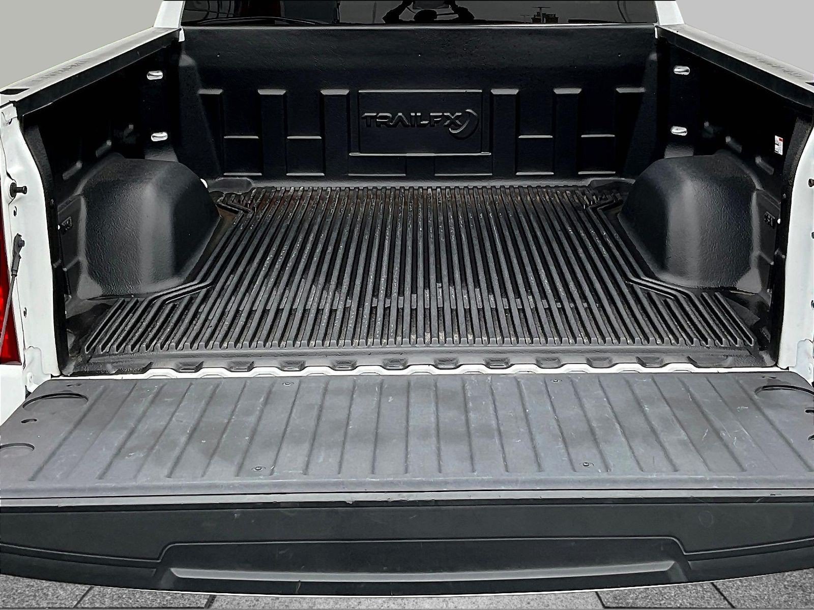 Used 2023 Chevrolet Silverado 1500 LT AWD/4WD image 9