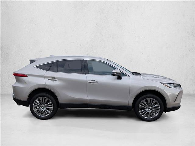 Certified 2023 Toyota Venza XLE image 4