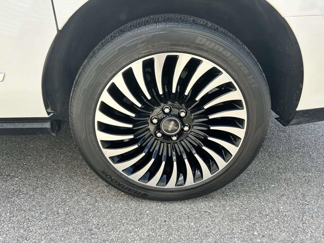 Used 2020 Lincoln Navigator L Black Label w/ Cargo Convenience Package AWD/4WD image 7
