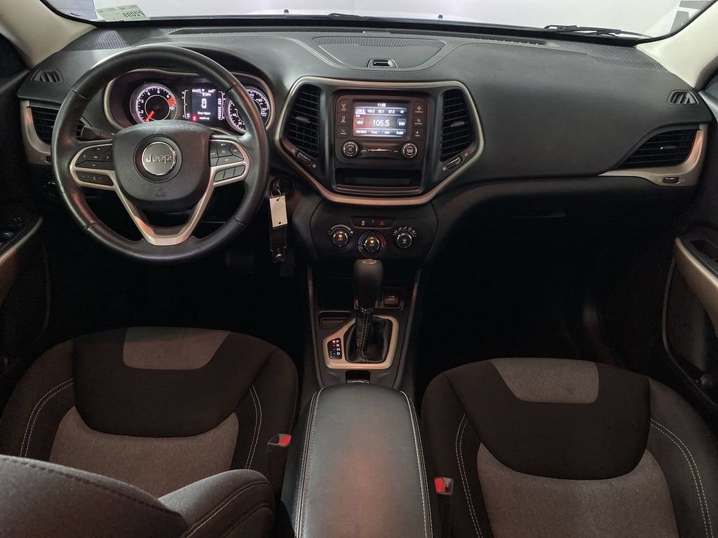 Used 2017 Jeep Cherokee Sport FWD image 22