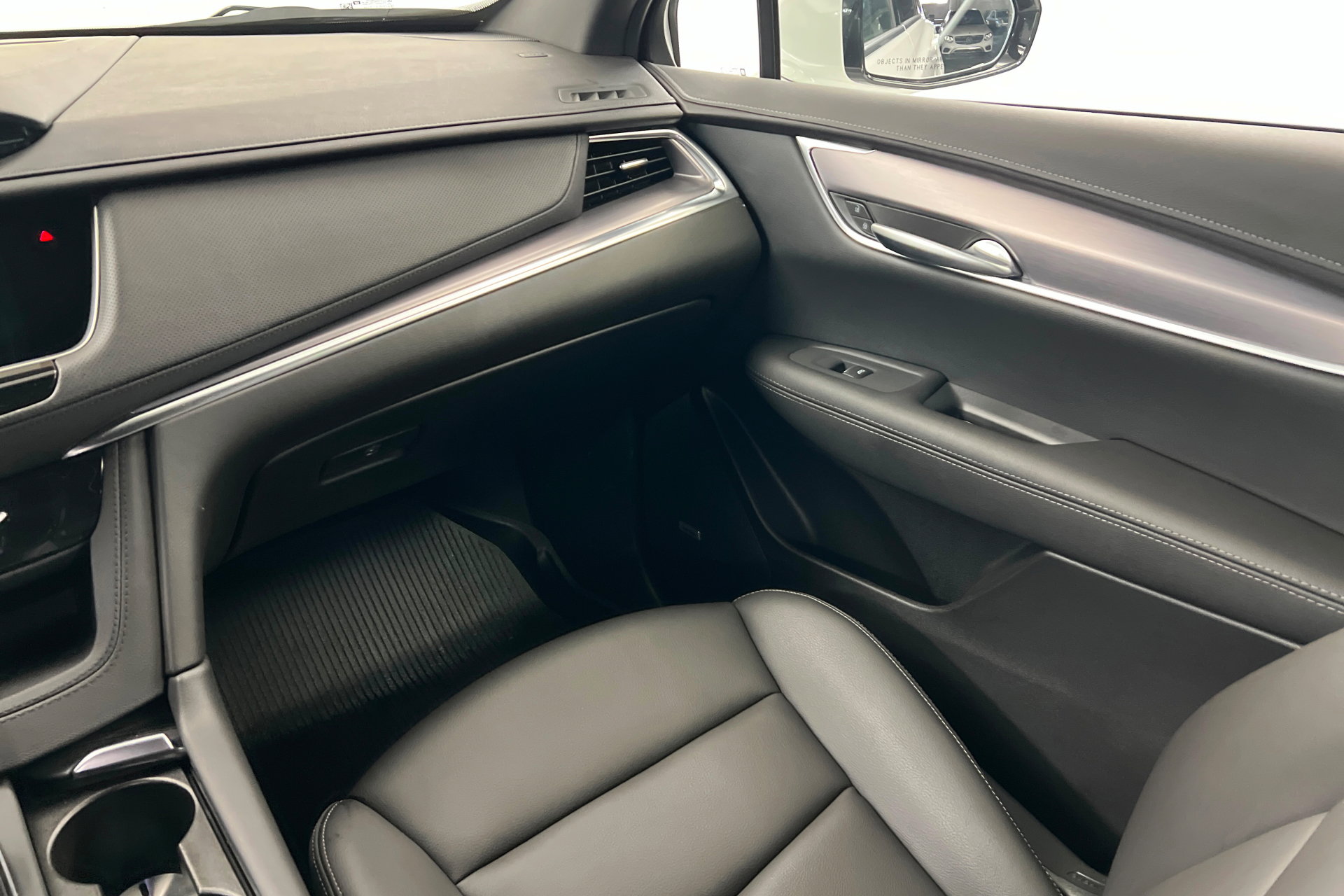 New 2025 Cadillac XT5 Luxury w/ LPO, Floor Liner Package image 11