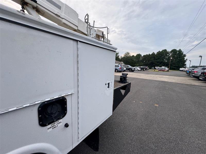 Used 2004 Ford F550 4x4 Regular Cab Super Duty image 15