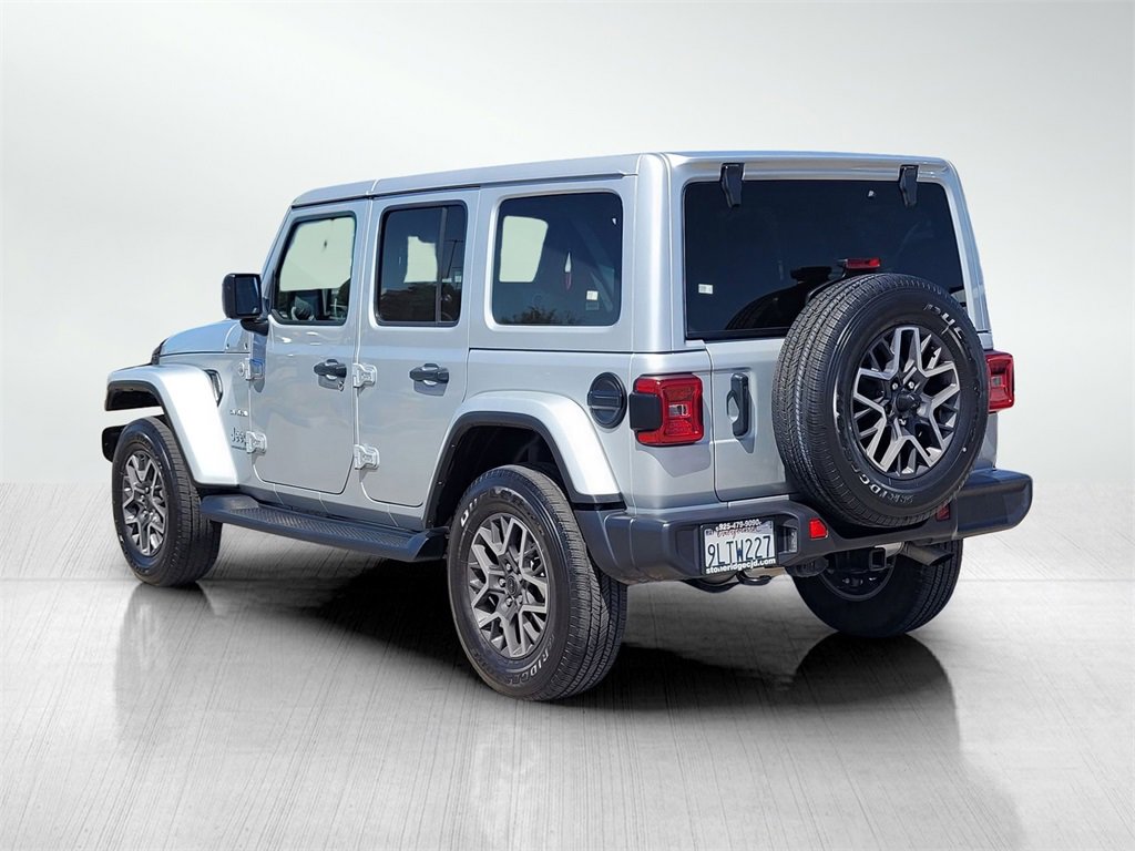 Used 2024 Jeep Wrangler Sahara image 6